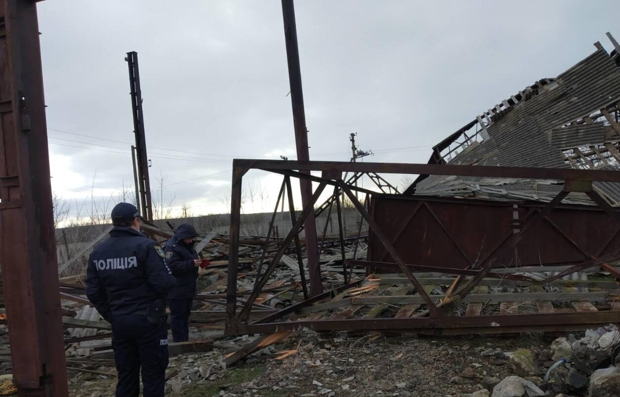На Миколаївщині металева конструкція на смерть розчавила 34-річного чоловіка