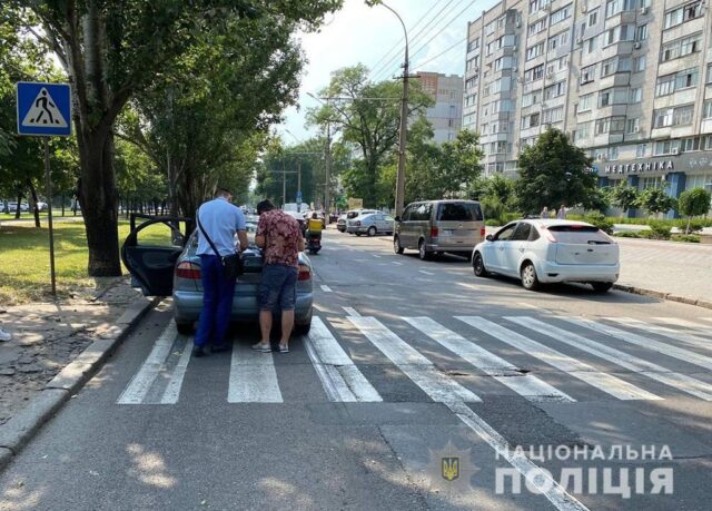 У Миколаєві водій на ланосі збив чоловіка і жінку, які переходили дорогу