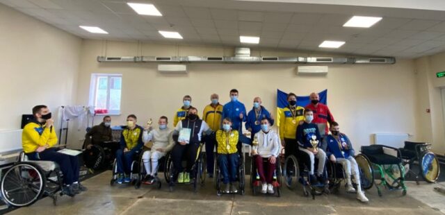 Миколаївські фехтувальники на візках успішно виступили на чемпіонаті України