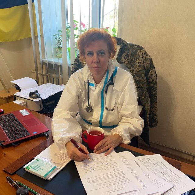 Головного лікаря інфекційної лікарні змушують скласти депутатські повноваження.