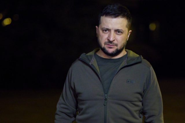 Зеленський попросив у західних партнерів важку зброю для деблокування Маріуполя