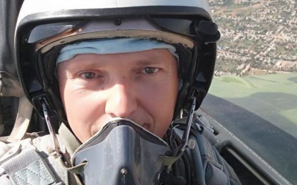 Пожертвував собою заради сотень людей: дружина загиблого миколаївського льотчика розповіла про його подвиг