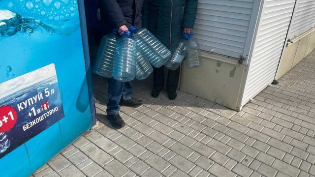Миколаїв 4 добу перебуває без водопостачання через бойові дії