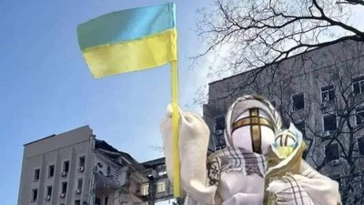 Миколаївська мисткиня створює 