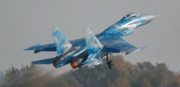 Українська авіація на півдні чотири рази атакувала склади боєприпасів та скупчення техніки окупантів