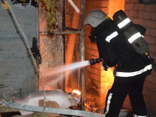 У Миколаєві внаслідок ворожих обстрілів сталися 8 пожеж
