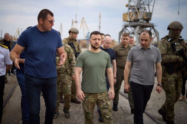 Україна готова до експорту зерна та чекає сигналу від партнерів, – Зеленський