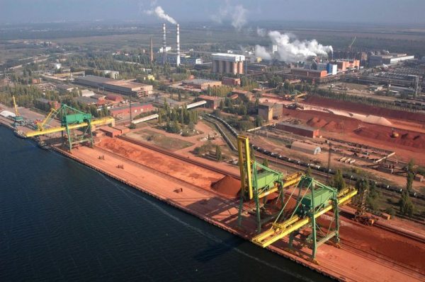 В Україні заарештували Миколаївський глиноземний завод, підконтрольний олігарху