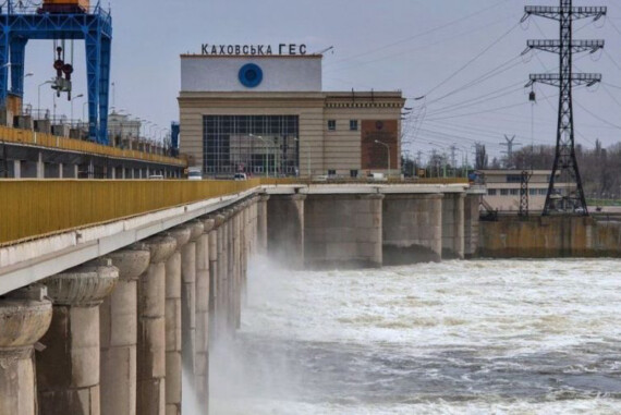 ЗСУ знову влучили у Каховський міст, який окупанти щойно відновили