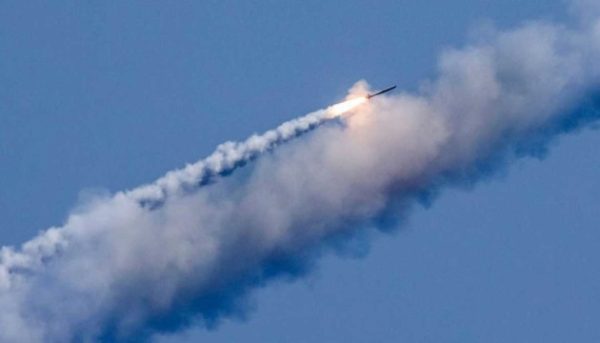 Ворог обстріляв Миколаїв: міський голова повідомляє про пожежу за межами міста