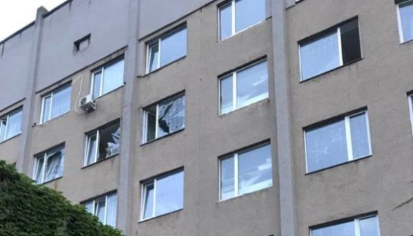 Мер Миколаєва показав наслідки нічного обстрілу міста (фото)