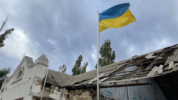 В одному з прифронтових сіл Миколаївщини відновлюють будівлю сільради