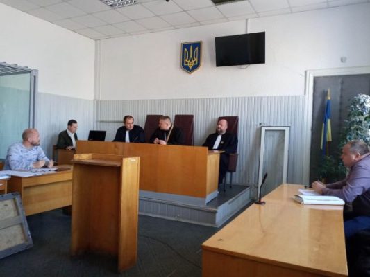 Навіщо судді затягують розгляд справи зрадників…