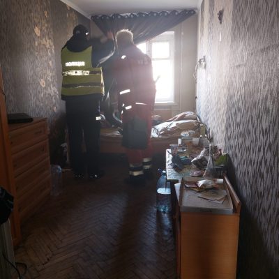 Дівчинку-підлітка забрали у матері з алкогольними проблемами