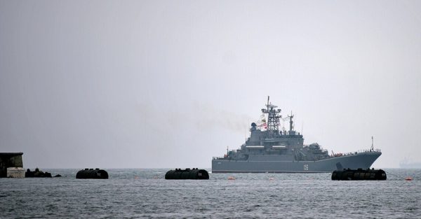 росія вивела у Чорне та Азовське моря 9 військових кораблів