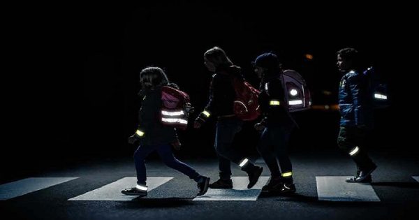 Пішоходам зобов’яжуть клеїти на одяг флікери — проект