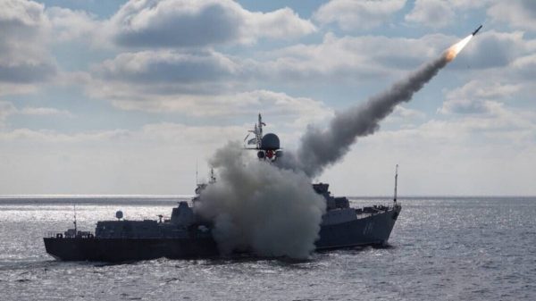 У Чорному морі перебувають 10 російських кораблів, серед них великий десантний корабель і два підводні ракетоносії - ОК 