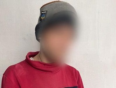 Жителя Первомайська за вчинення розбою з розбитою пляшкою взято під варту