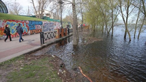 Понад 700 господарств залишаються підтопленими