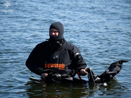 У Миколаєві розміновувати водойми допомагає підводний дрон (ФОТО, ВІДЕО)