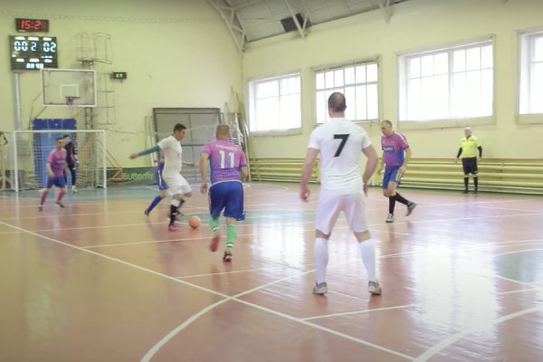 У Миколаєві проходять ігри відкритої літньої першості з міні-футболу