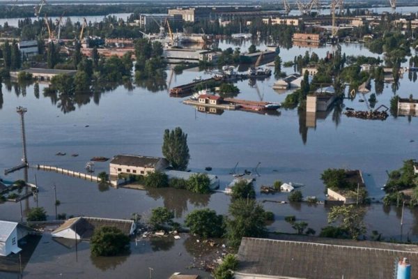 Комендантська година та заборона на в'їзд. У Херсоні та області ввели низку обмежень