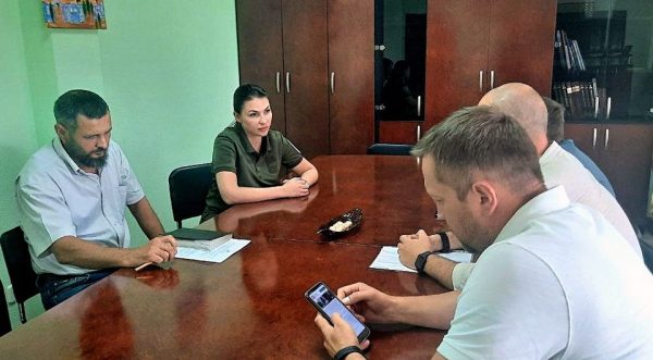 Екологи та представники мерії розглядали проблему стихійних сміттєзвалищ