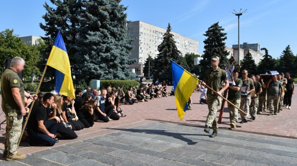 У Южноукраїнську провели в останню путь героя