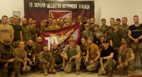 Святослав Вакарчук виступив перед десантниками миколаївської 79-ї бригади