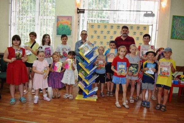 У Миколаєві продовжується реалізація Всеукраїнського проекту «Українським дітям – українську книгу»