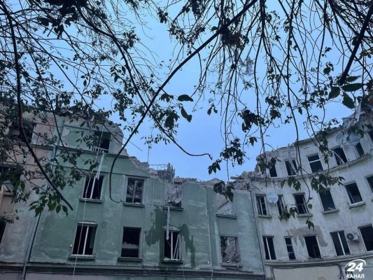 У будинок у Львові влучив