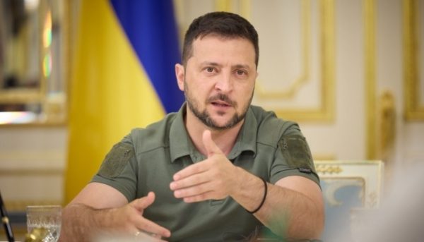 В Україну заходять важка техніка, артилерія й ППО: Зеленський провів важливу нараду