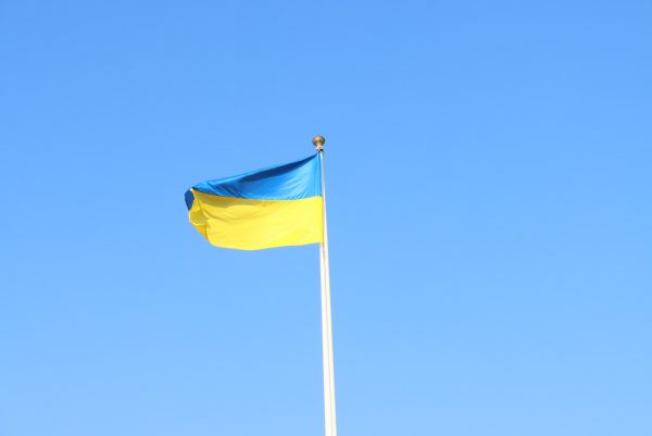 У Миколаєві до Дня Прапора підняли синьо-жовті стяги