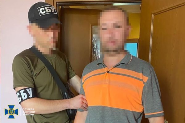 Присягнув «на вірність Росії»: у Херсоні затримано колаборанта