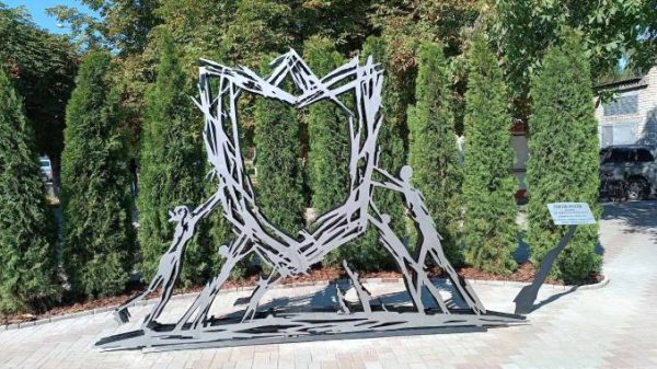 У Вознесенську встановили монумент на честь захисників міста
