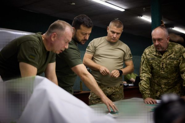 На Донеччині Зеленський відвідав бригади, які воюють на Бахмутському напрямку