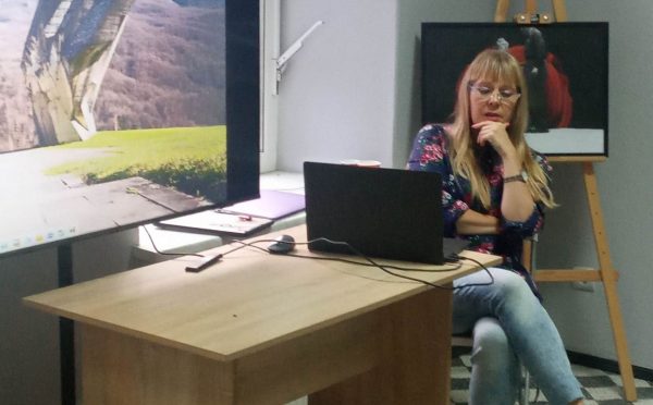 Лауреатка премії Вацлава Гавела підтримала створення меморіального комплексу на базі пошкодженої будівлі облдержадміністрації