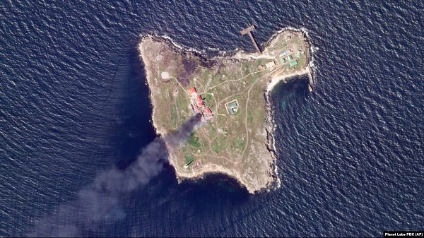 В морі ворог намагається загострювати обстановку