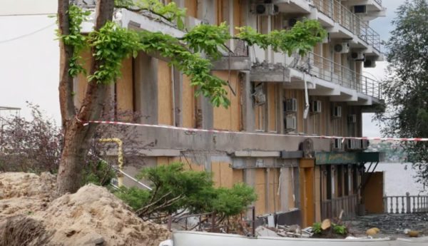 У Миколаєві почали ремонт пошкоджених будинків