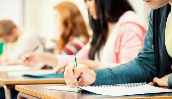 На Миколаївщині найкращі випускники за підсумками НМТ-2023 отримали грошові винагороди