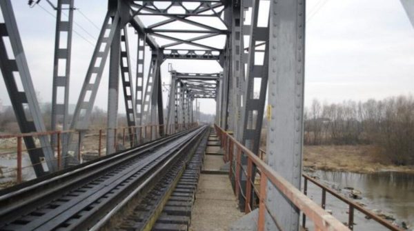Укрзалізниця ремонтуватиме зруйнований міст на Миколаївщині за 311 мільйонів