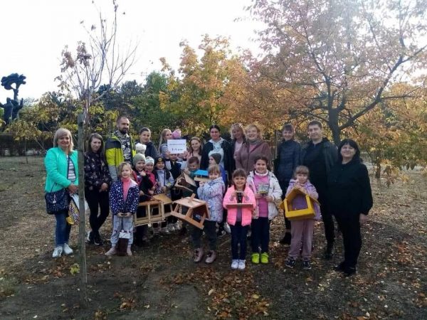 Грали в квест, саджали дерева, годували пташок: для миколаївських школярів влаштували екскурсію парком
