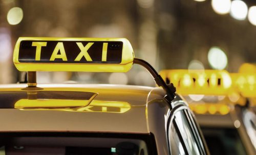 Таксистів, які надають послуги без використання касових апаратів, можуть штрафувати