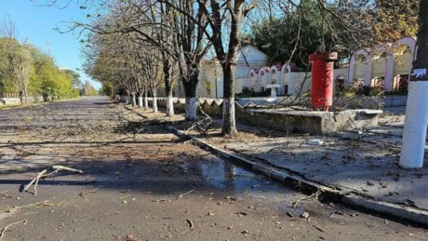 Окупанти вгатили по Херсону: щонайменше три людини дістали поранення