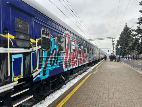 Україно-американський поїзд-кухня побував у прифронтових містах