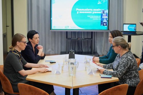Понад 78% освітян відчувають останнім часом спустошення та постійну втому