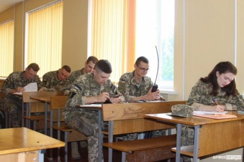 Наступного року у всіх вишах України будуть військові кафедри