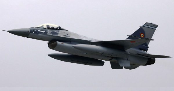 В Румунію прилетіли перші винищувачі F-16 для України
