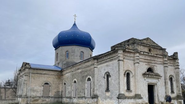 Власними силами та з допомогою благодійників. Як на Миколаївщині відновлюють колишнє прифронтове село