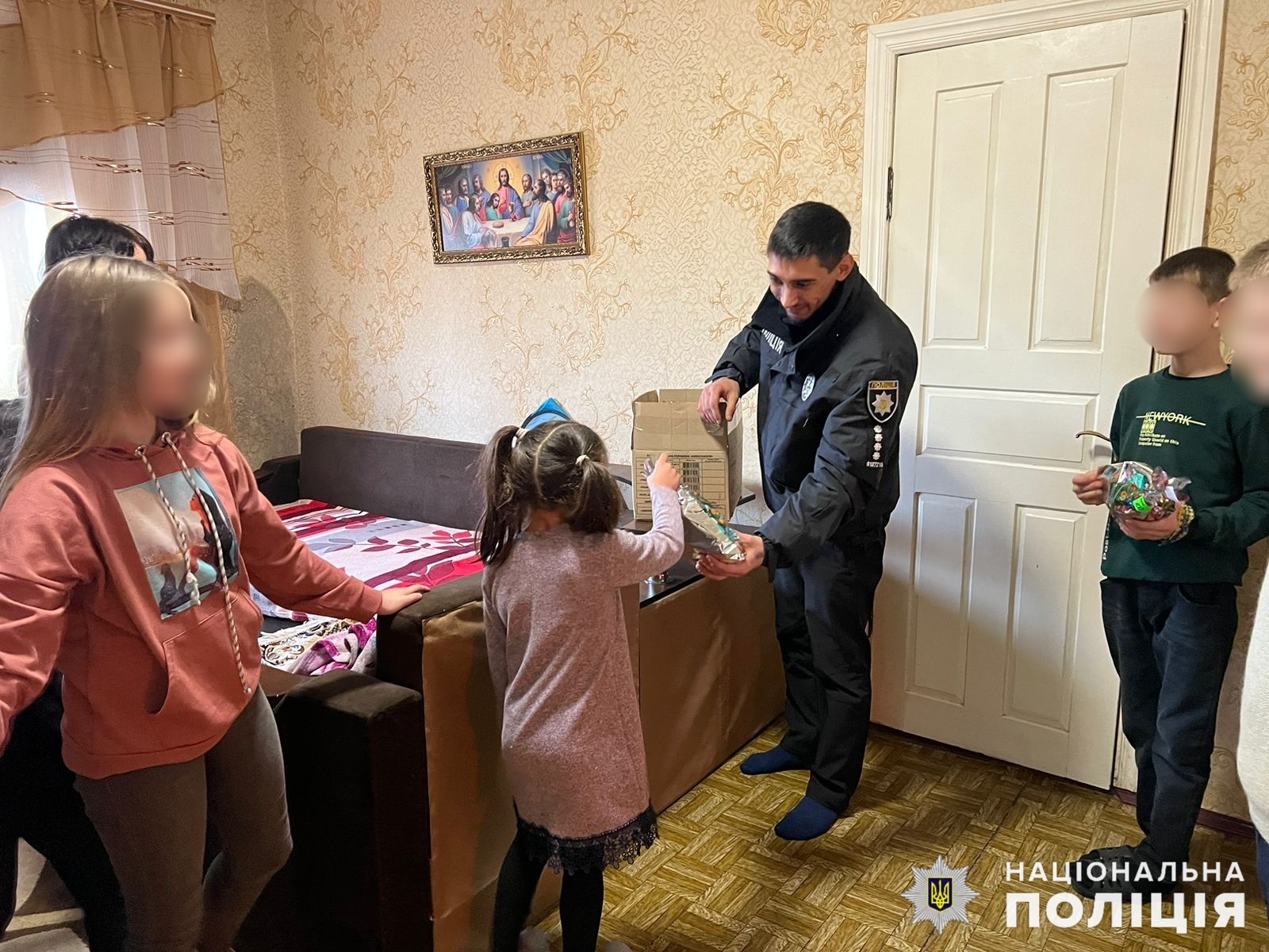 Ювенал на Баштанщині з подарунками відвідав багатодітну родину